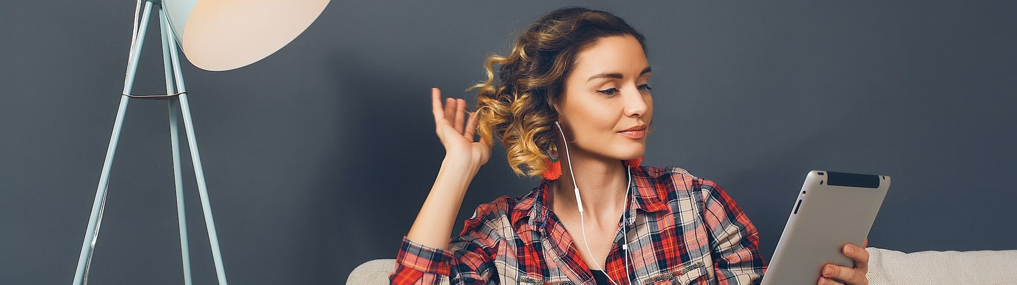 Technology-Media-Entertainment-and-Telecommunications-Industry-Servita-aspect-ratio-1140-320